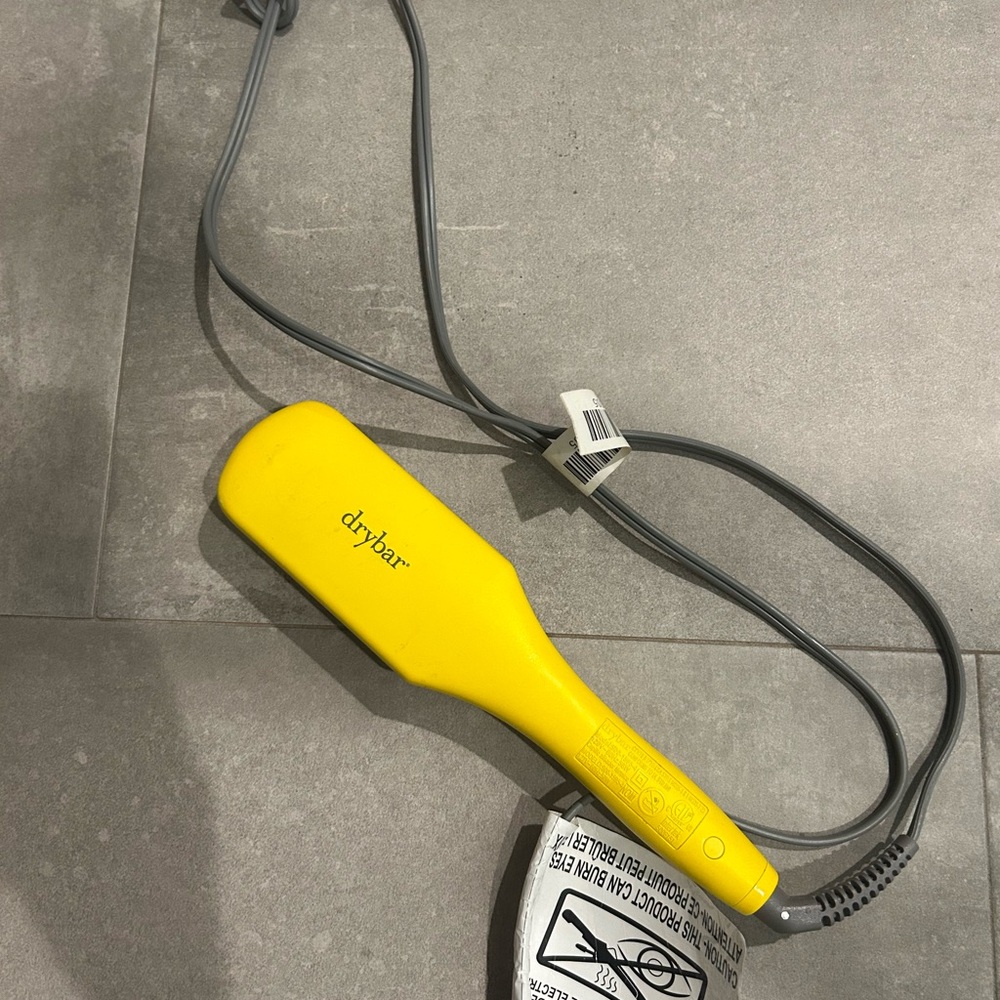 drybar The Brush Crush Heated Straightening Brush